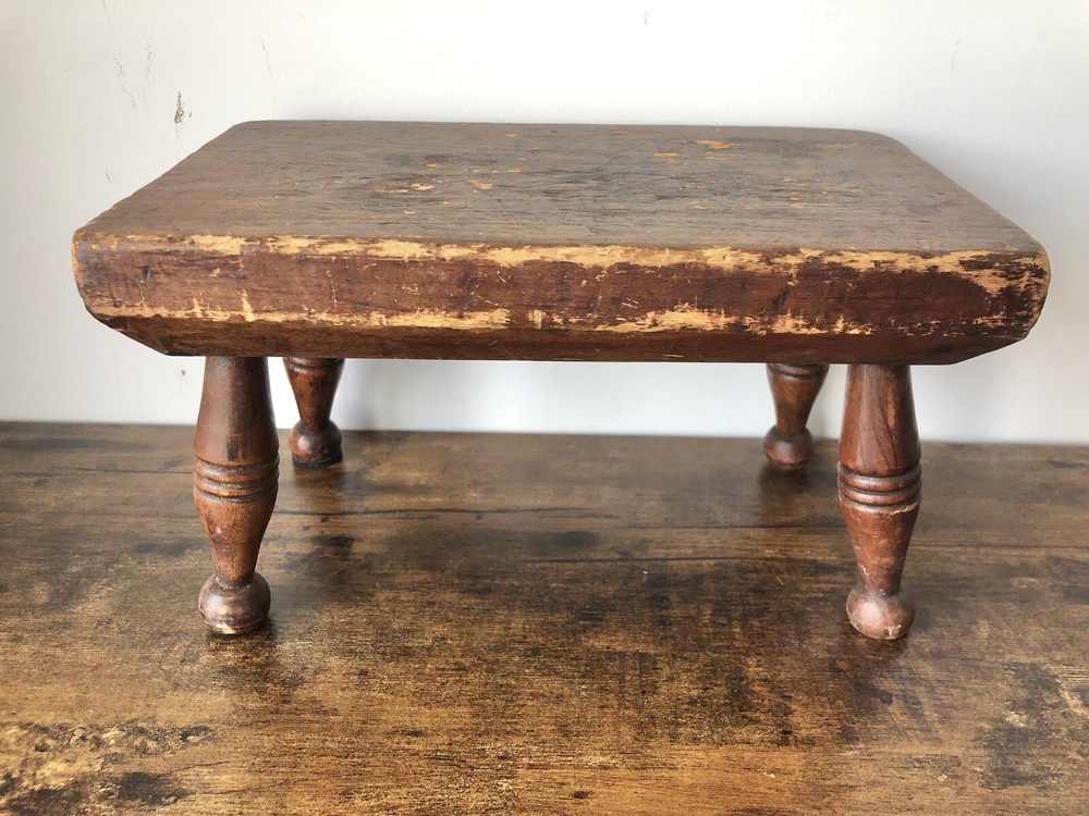Rare 19th C. Shaker Rectangle Foot/Step Stool/Rest Button Feet Original Surface