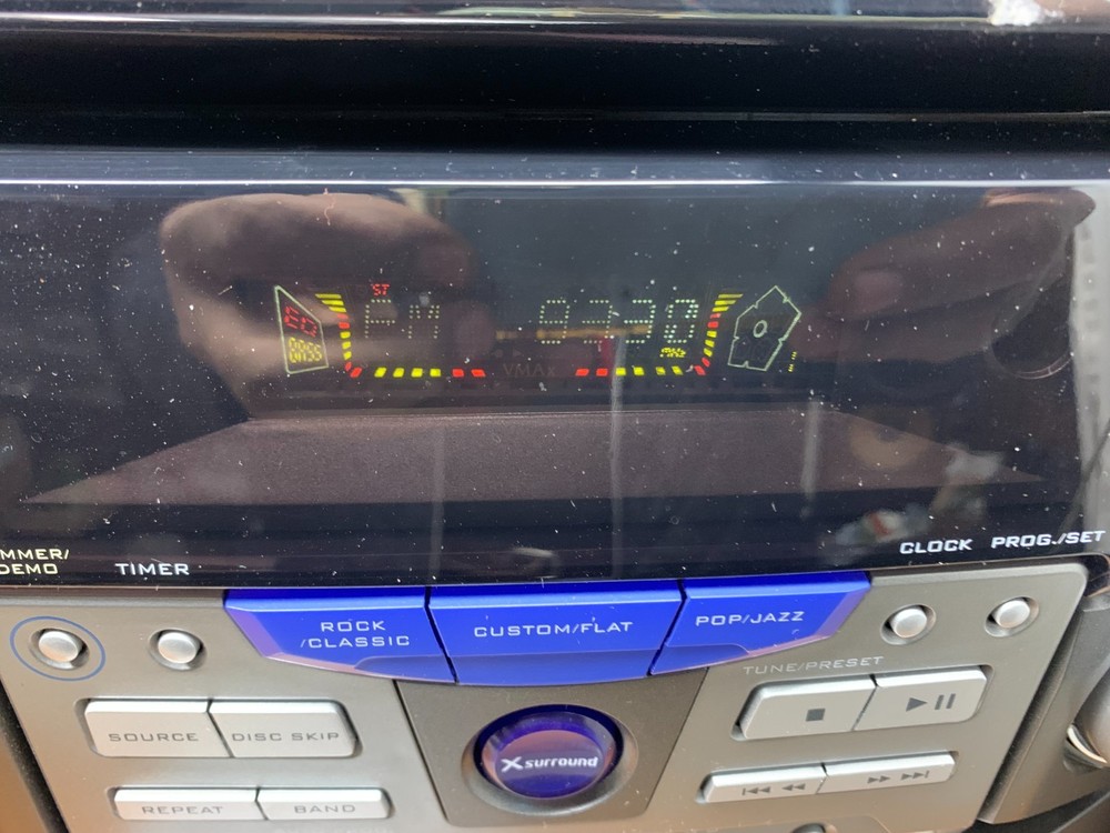 RCA RS2604 Digital Component Stereo System Tuner Cassette & 5 Disc CD Changer