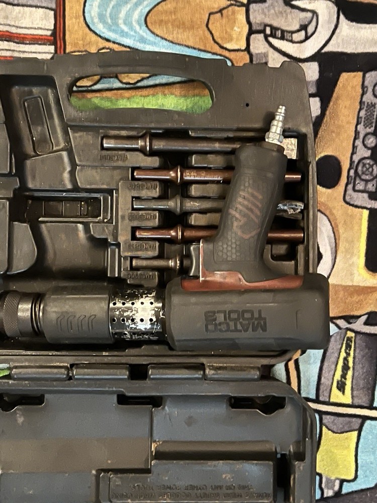 Matco Tools Air Hammer Kit 6-Piece Set with Case, Chisel, Spring Retainer