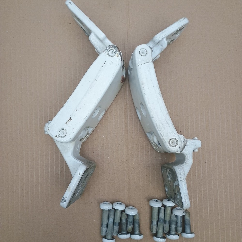 2007-2018 Sprinter Van White Right Side Rear Door Hinge Set Upper Lower Pair