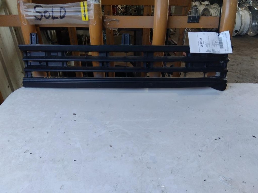 For 2007 GMC GRILLE N/A , MN