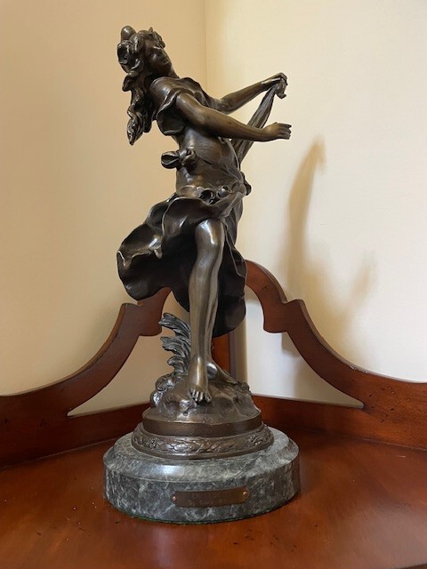 Auguste Moreau Figural Bronze - En Vedette - Signed