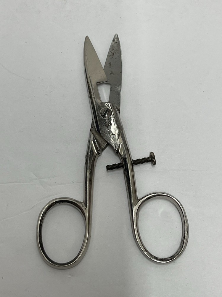 Vintage Hearthside Buttonhole Scissors sewing Shears Adjustable 4 1/2"
