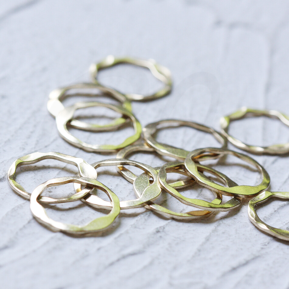 20 Pieces Raw Brass Textured-Hammered CLOSED Ring-Link-Loop 16mm (4420C-Q-50)
