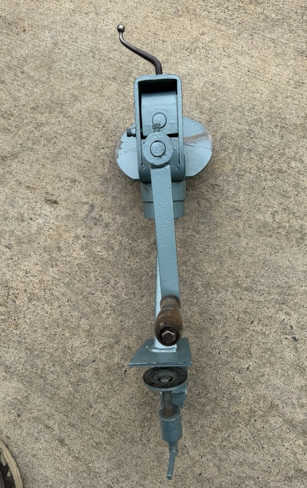 Easy Edger Lockformer metal hand flanger