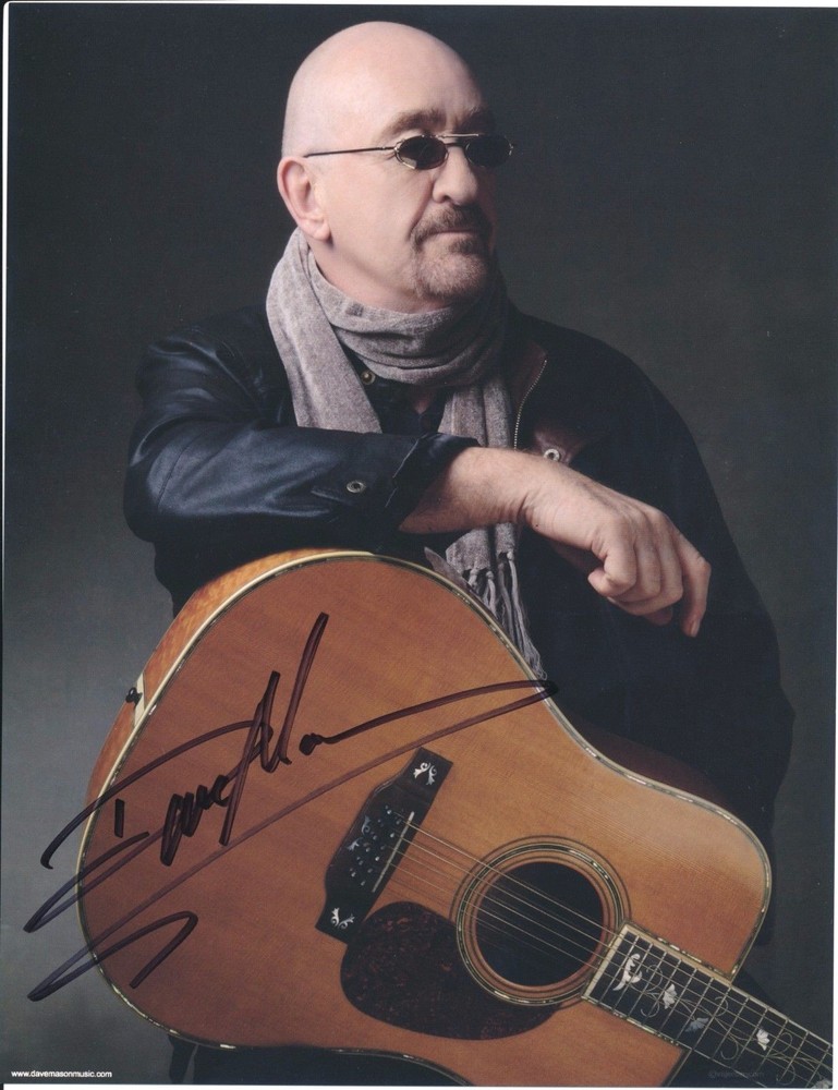 Dave Mason signed 8 1/2 x11 color photo