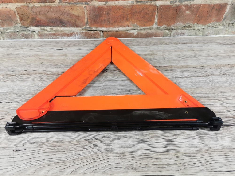 2005 MERCEDES BENZ E-CLASS WARNING TRIANGLE A2118900397