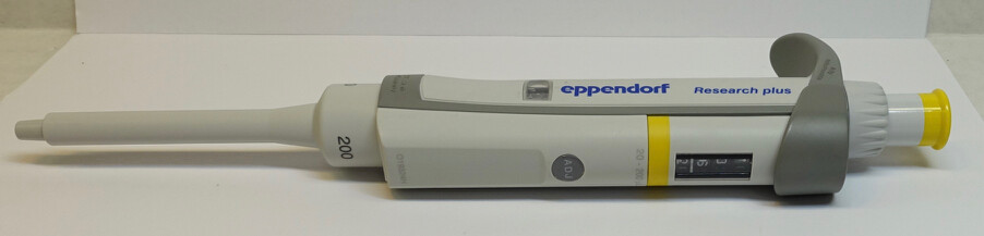 Eppendorf Research Plus 200 Variable Pipette 20-200uL; Clean & Accurate