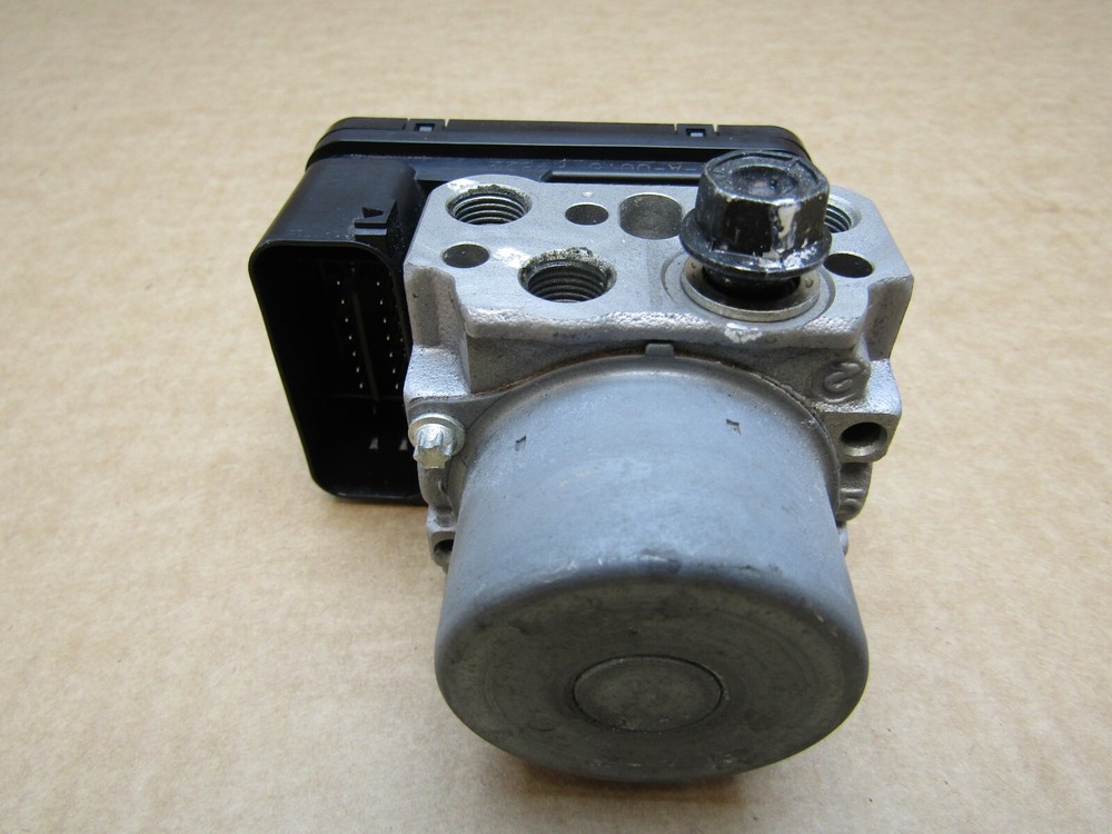 Honda CB125R 2022 5,843 miles ABS control unit module (12143)