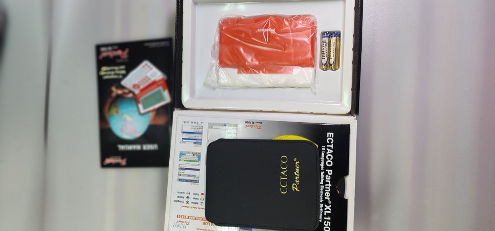 ECTACO PARTNER XL1500 15 Languages Talking Dictionary & Phrasebook.