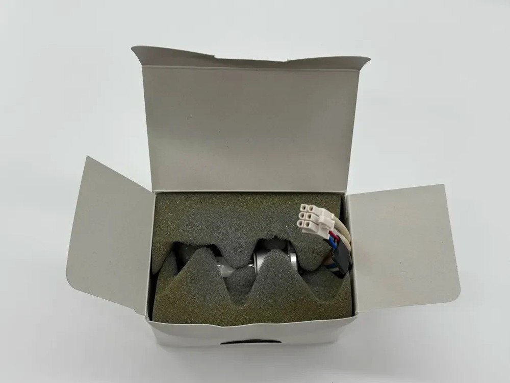 Waters Deuterium Lamp Assembly 402000353 — OPENED