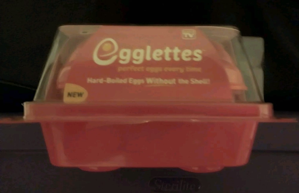 EGGLETTES Hard Boiled Egg Maker 4 count New in Box. Easy Meal Prep.