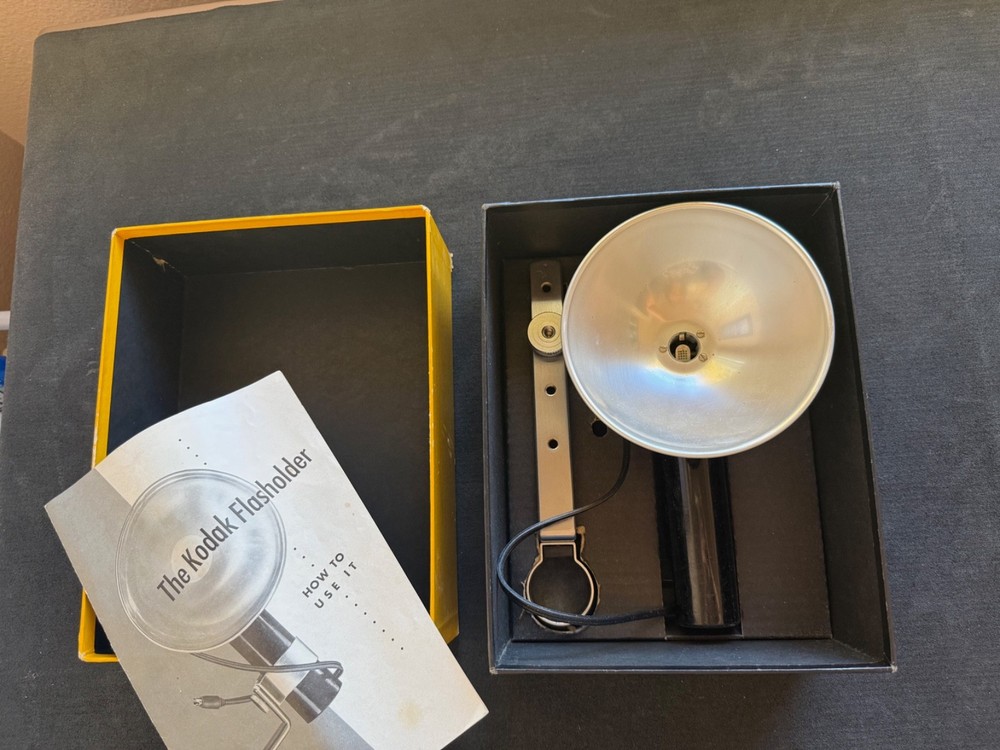 Kodak Flasholder w/ Bracket ~ 7 Bulbs ~ Manual ~ Box