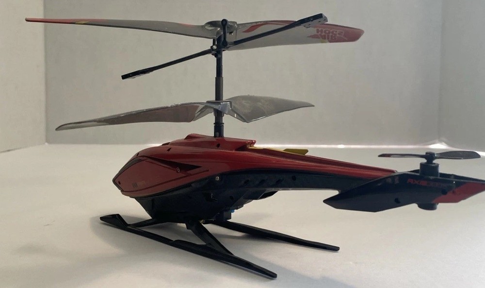 Spin Master Air Hogs Axis 300x RC Helicopter 3 And Remote. Read Description