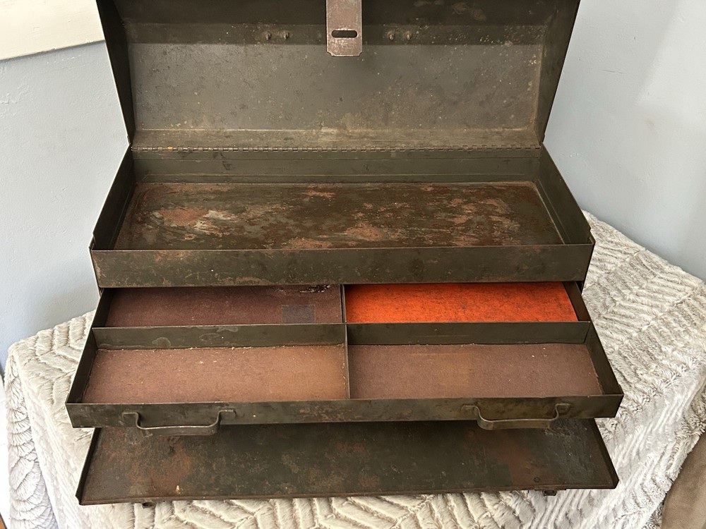 EARLY SNAP ON TOOLS A FRAME TOOL BOX with 2 PULL OUT DRAWERS RARE