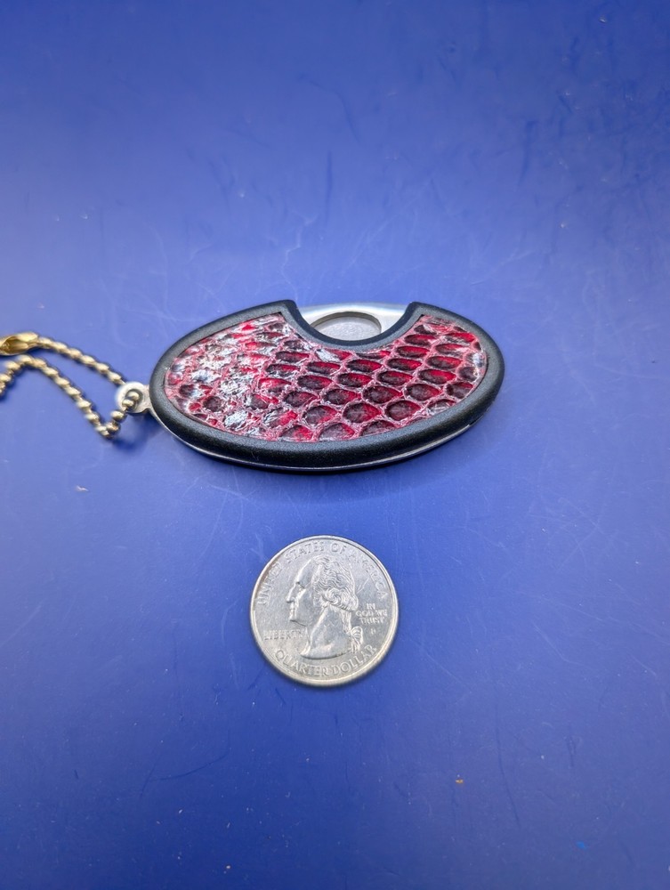 Red/Black Snakeskin Insert Handle Parrot Novelty Knife Key Ring