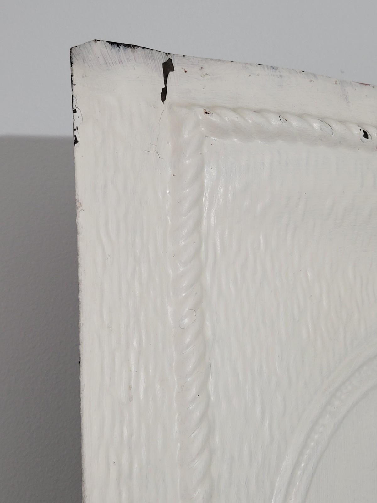 EXQUISITE~ CHIPPY WHITE ANTIQUE ART NOUVEAU LADY TIN FIREPLACE SUMMER COVER 26"