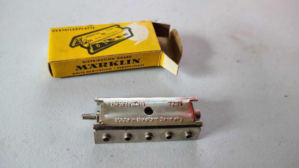 Qty: 3 MARKLIN H0 - 7209 - DISTRIBUTION BOARD nos