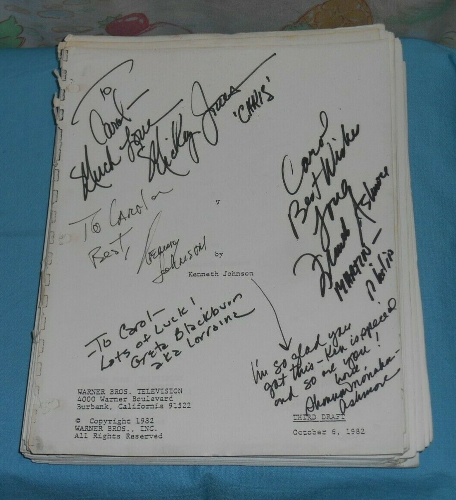 original V MINISERIES SCRIPT signed by Kenneth Johnson and others