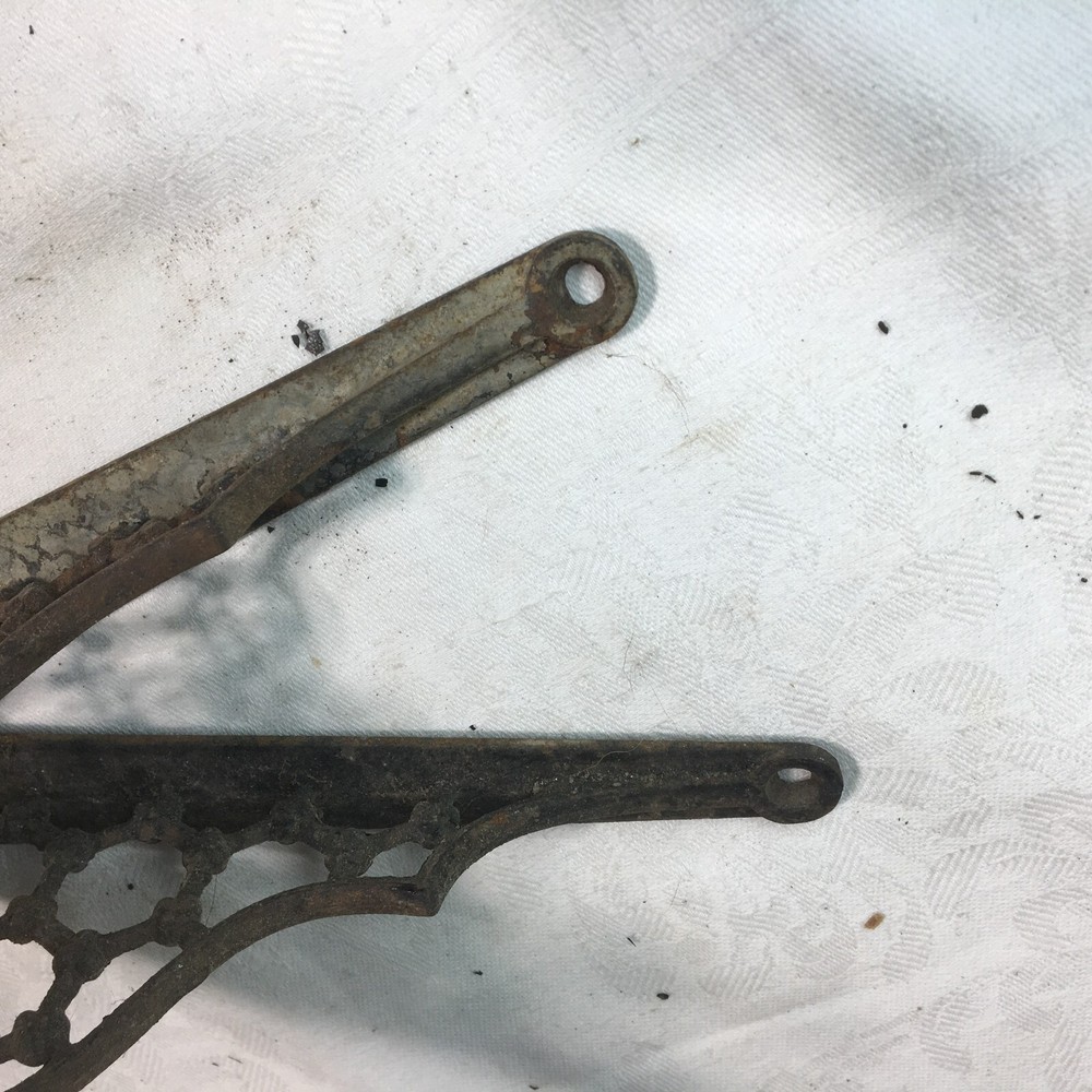 2 Antique Cast Iron Wall Mount/Shelf Brackets