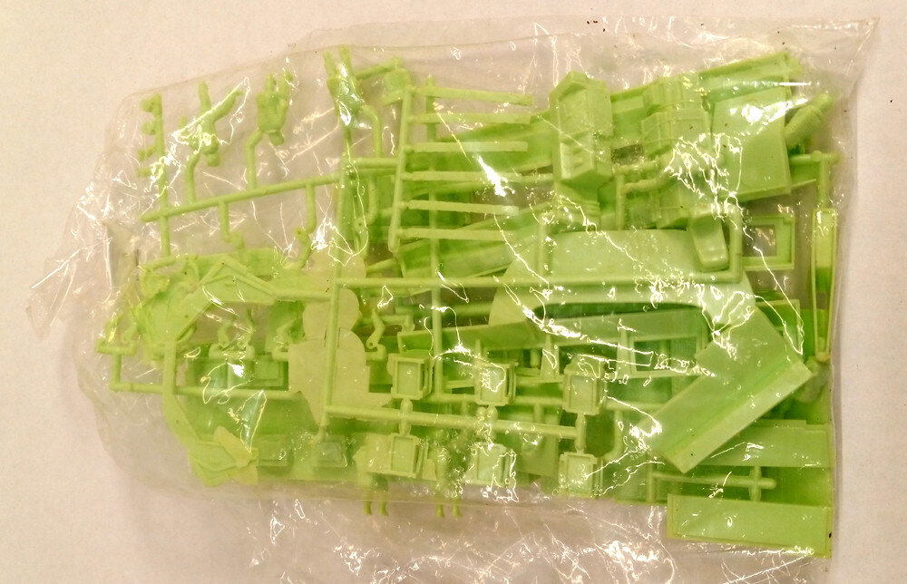 MOON BUS 2001 ALL-PLASTIC UNASSEMBLED MODEL KIT AURORA OPENED COMPLETE 1969