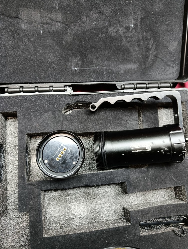 OrcaTorch D860 4200 Lumens Professional dive light Led torch search light