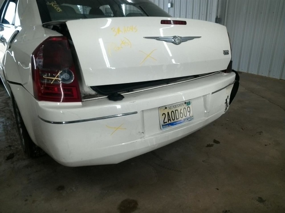 300 2010 High Mounted Stop Light 104795734