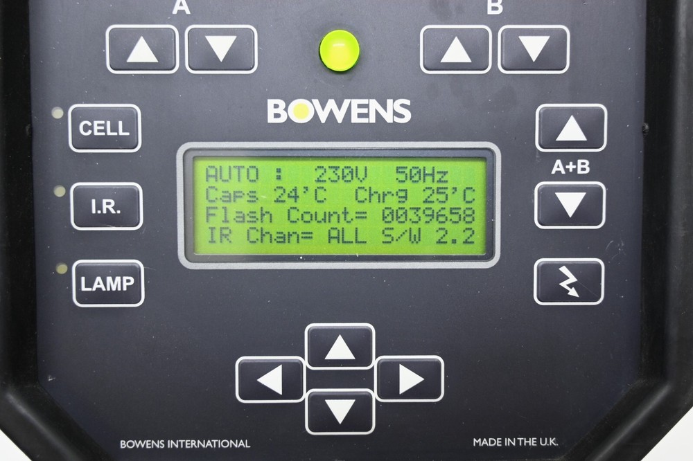Bowens QuadX 3000 power pack
