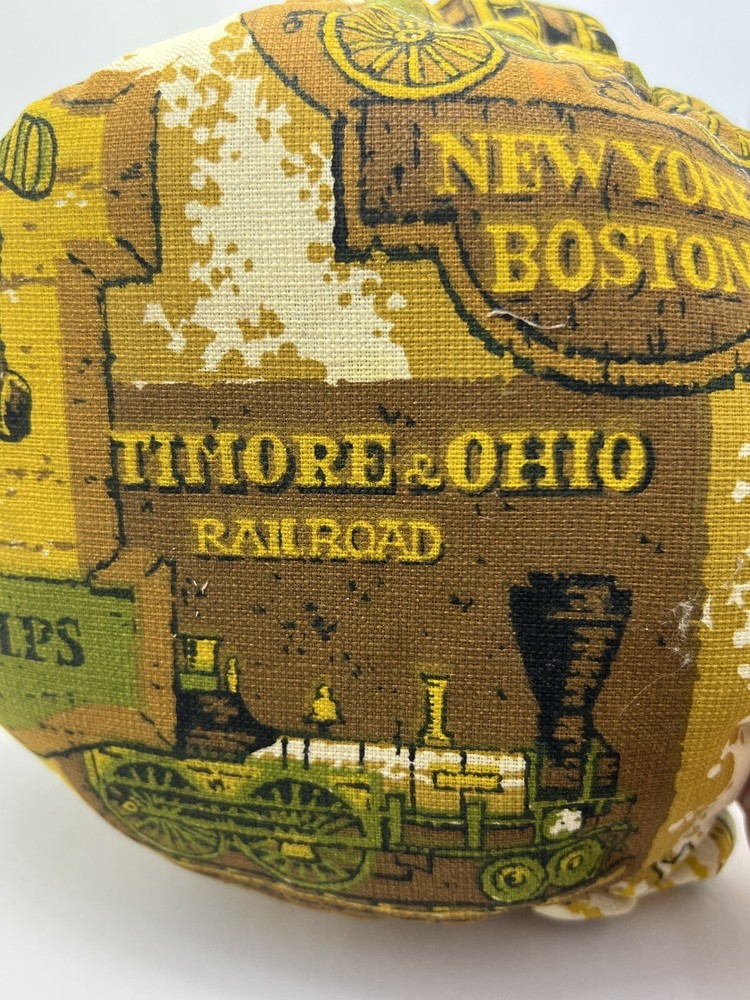 Vtg Sewing Small Basket With Handle Pin Cushion , thread, needles