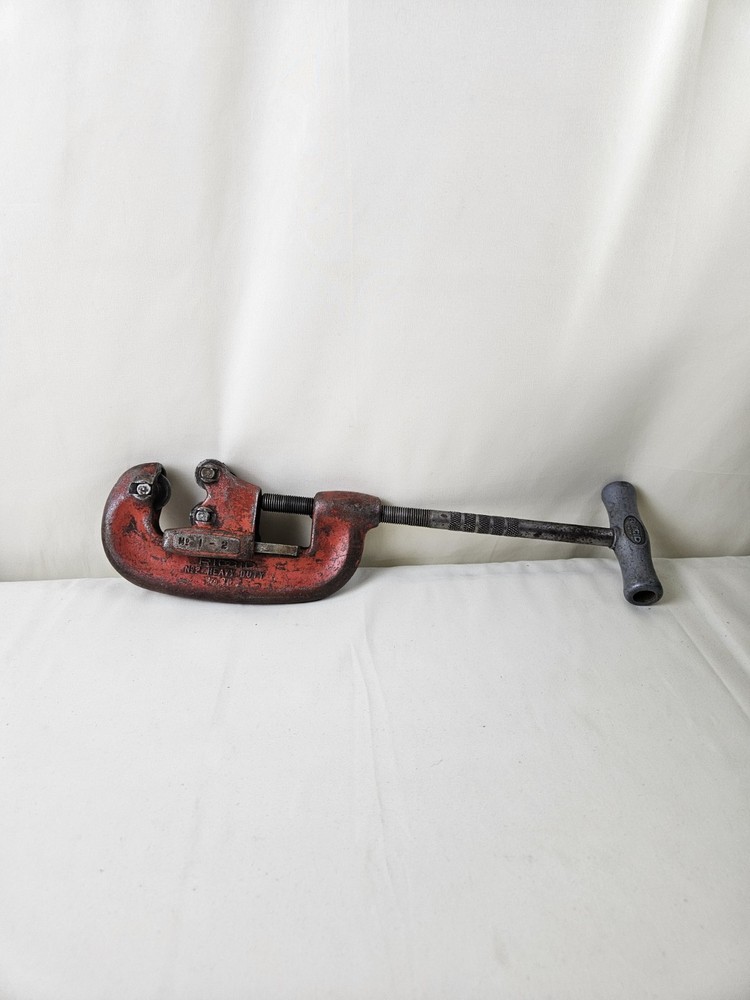 RIDGID HEAVY DUTY PIPE CUTTER NO. 2 1/8" - 2",