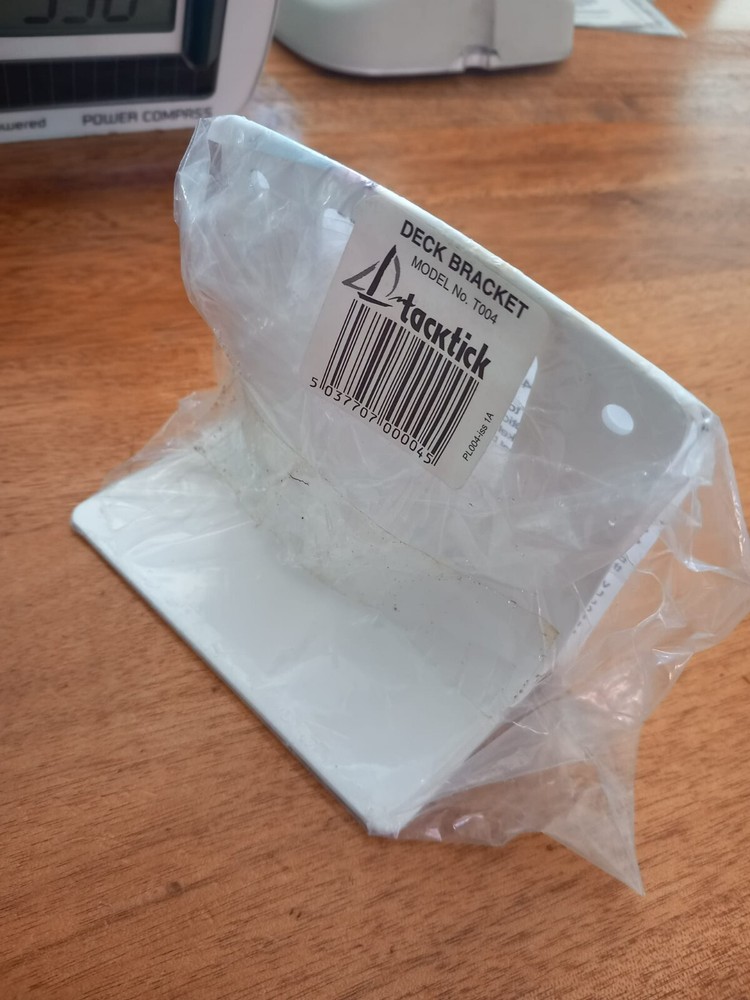 T004 - deck bracket for raymarine tacktick compass