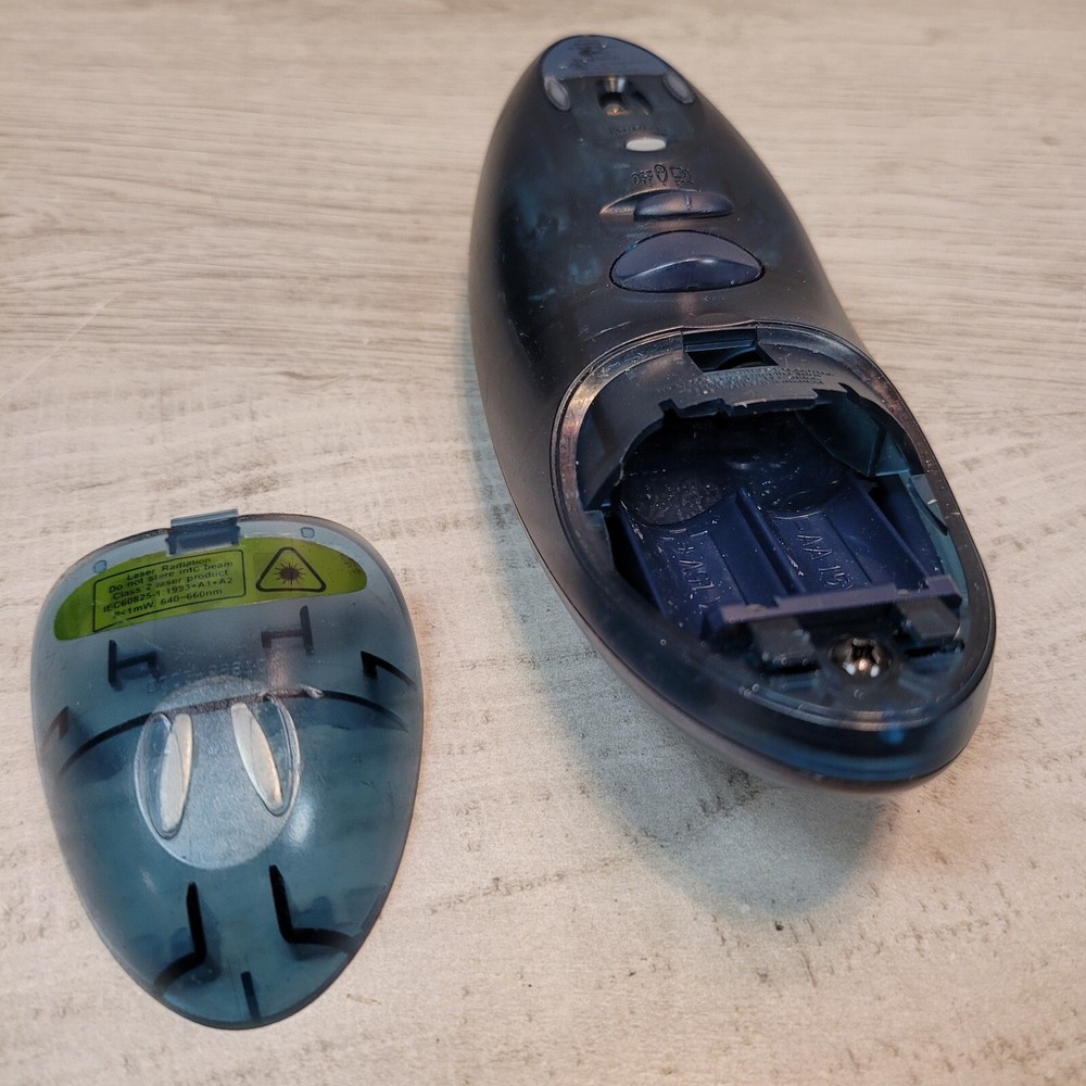 Logitech M-RU77 Bluetooth Laser Pointer Mouse Presenter No Dongle For Parts