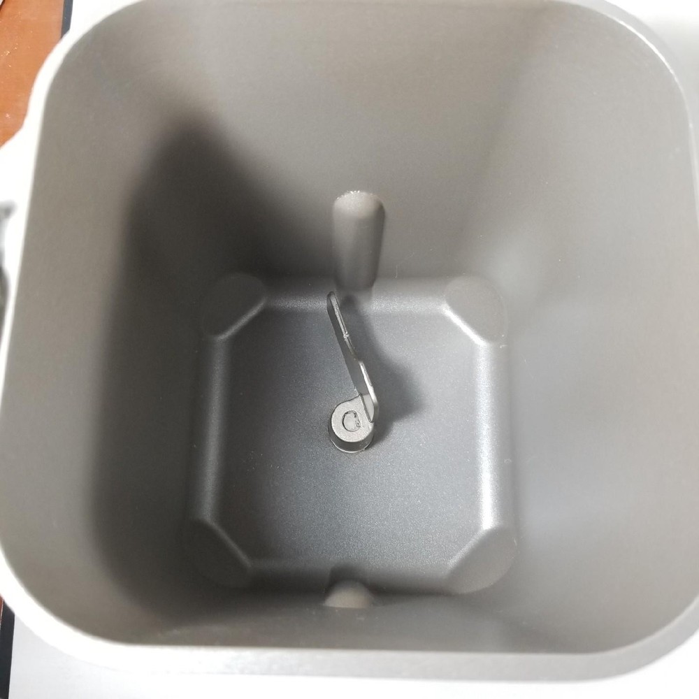 Toastmaster Corner Bakery Bread Maker Bread Box Dessert Machine 1183N & Cookbook