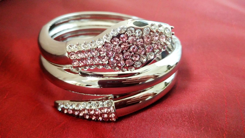 Chic Polish Silver Plated Snake Style Silver/ Pink Crystal Hinge Bangle Bracelet