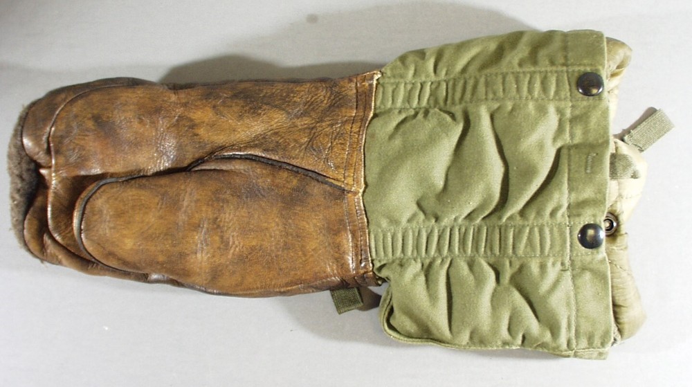 WWII U.S. HIGH ALTITUDE FLYERS ARCTIC MITTENS, SIZE SMALL