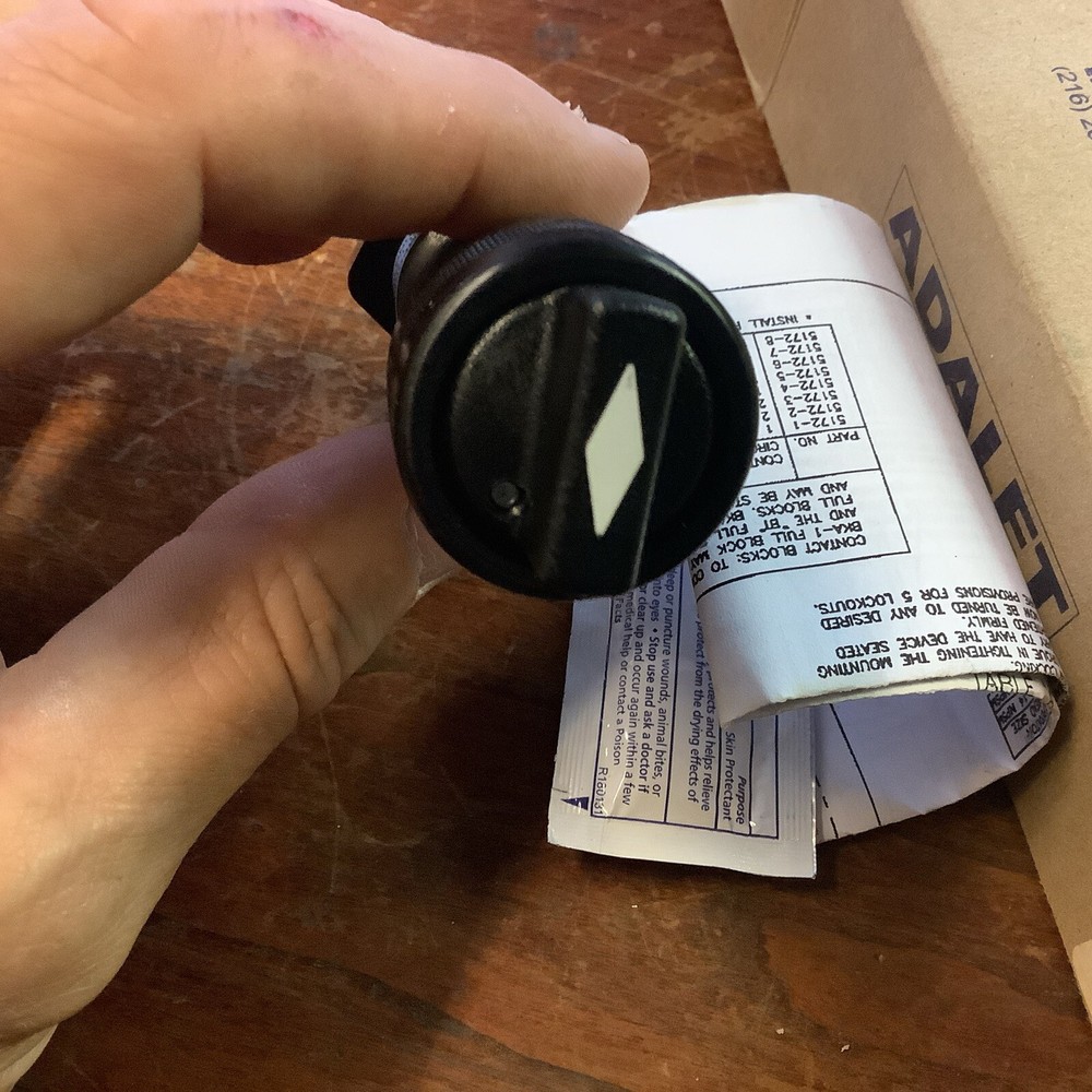 Adalet XHSR2 Selector Switch Spring Return Right(new)