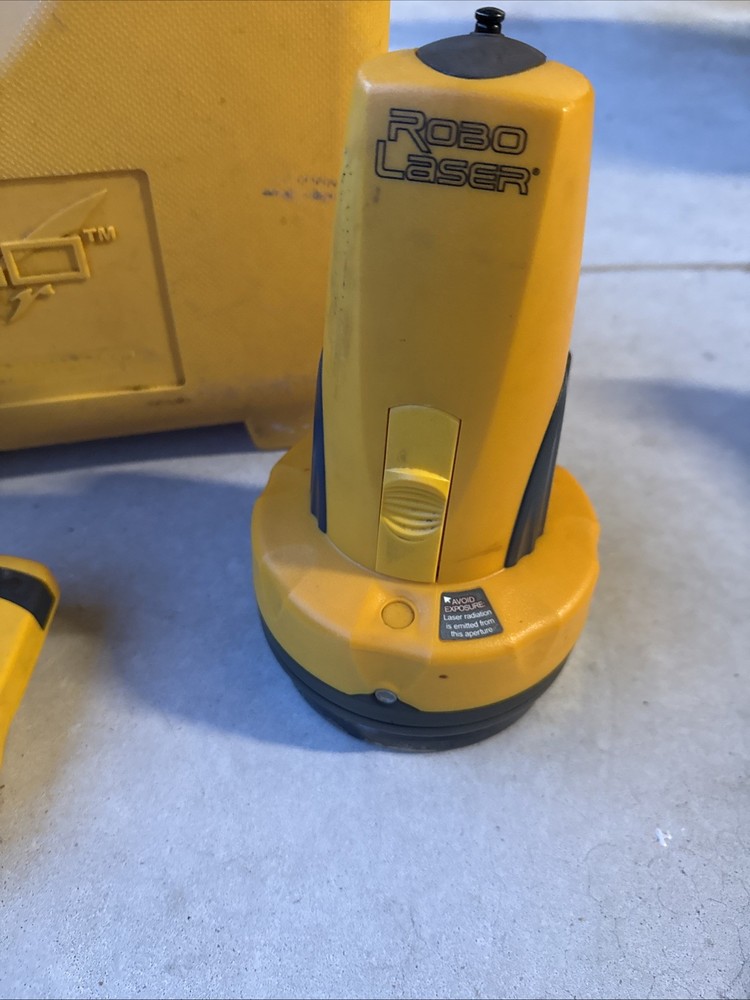 RoboToolz Robo Laser RB01001 Self Leveling Laser with Remote & Case UNTESTED