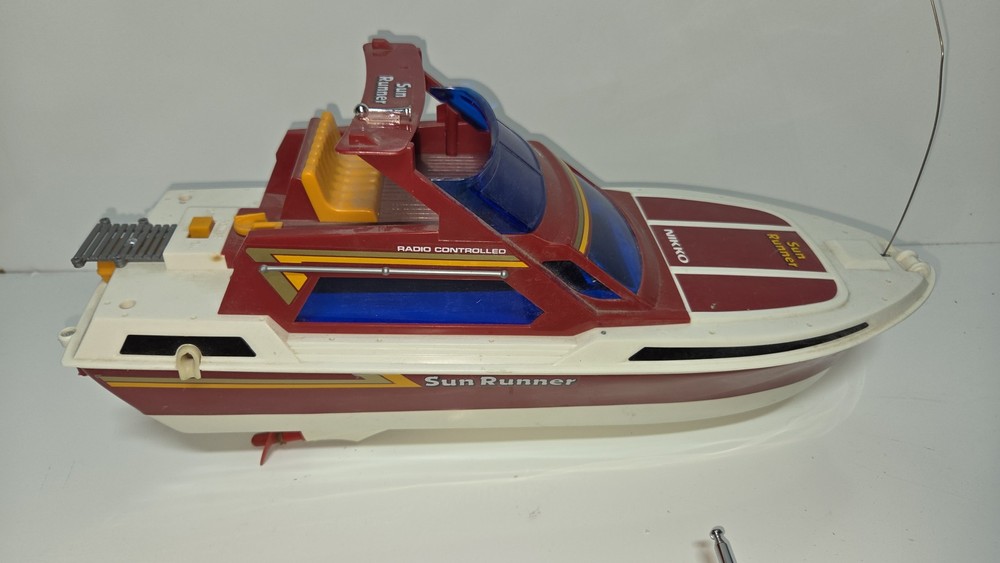 Nikko Sun Runner Remote Control Boat
