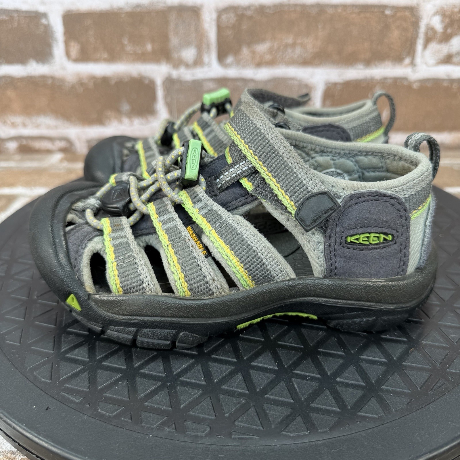 Keen Newport H2 Waterproof Trail Hiking Sandals Gray Lime Boys Toddler Size 10