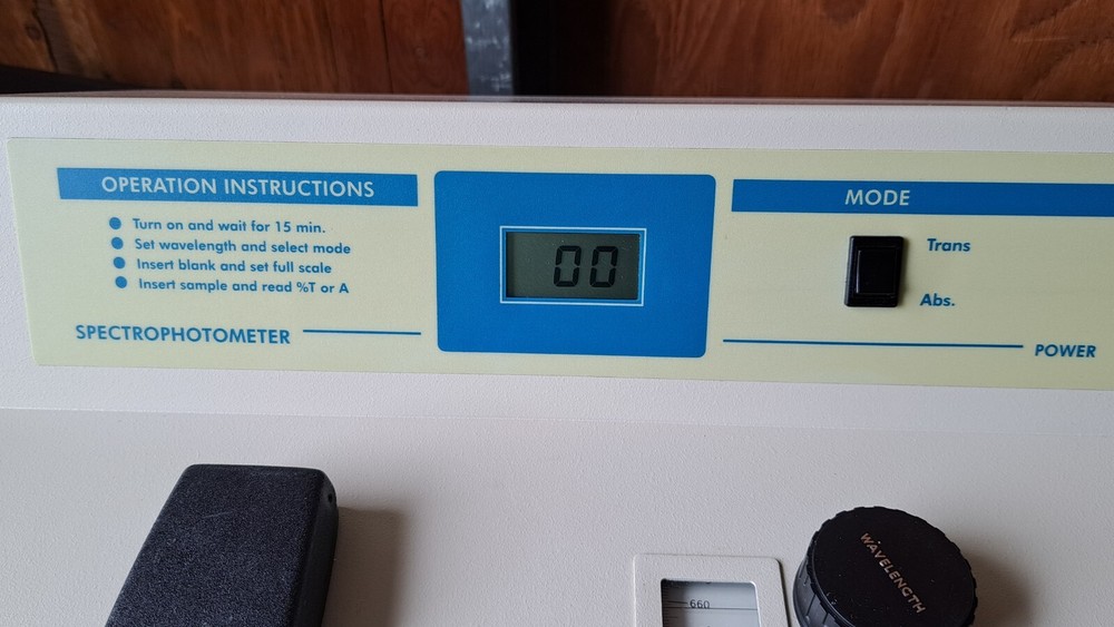 Fisher Science Education SPECTROPHOTOMETER