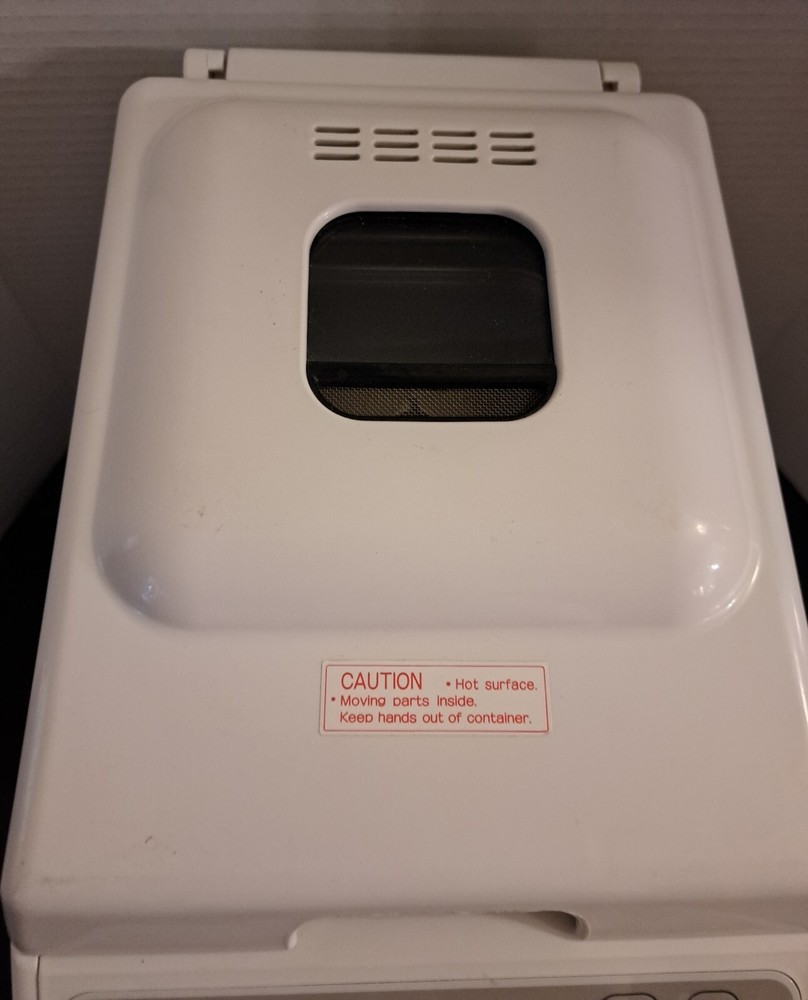 Hitachi HB-B201 Plus Automatic Home Bakery Bread Machine In Good Condition