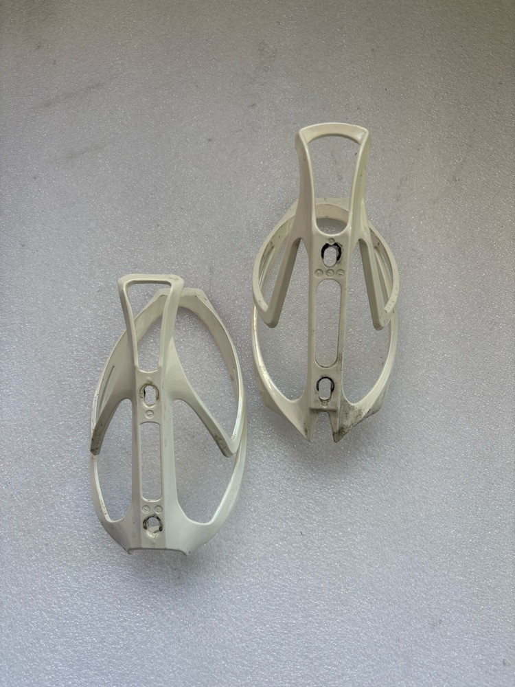 Specialized plastic Water Bottle Cages. (pair).