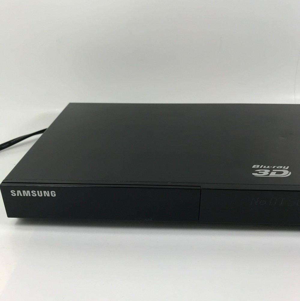 Samsung DVD Player. No Remote. DVDs play, blu-rays DO NOT, READ BELOW