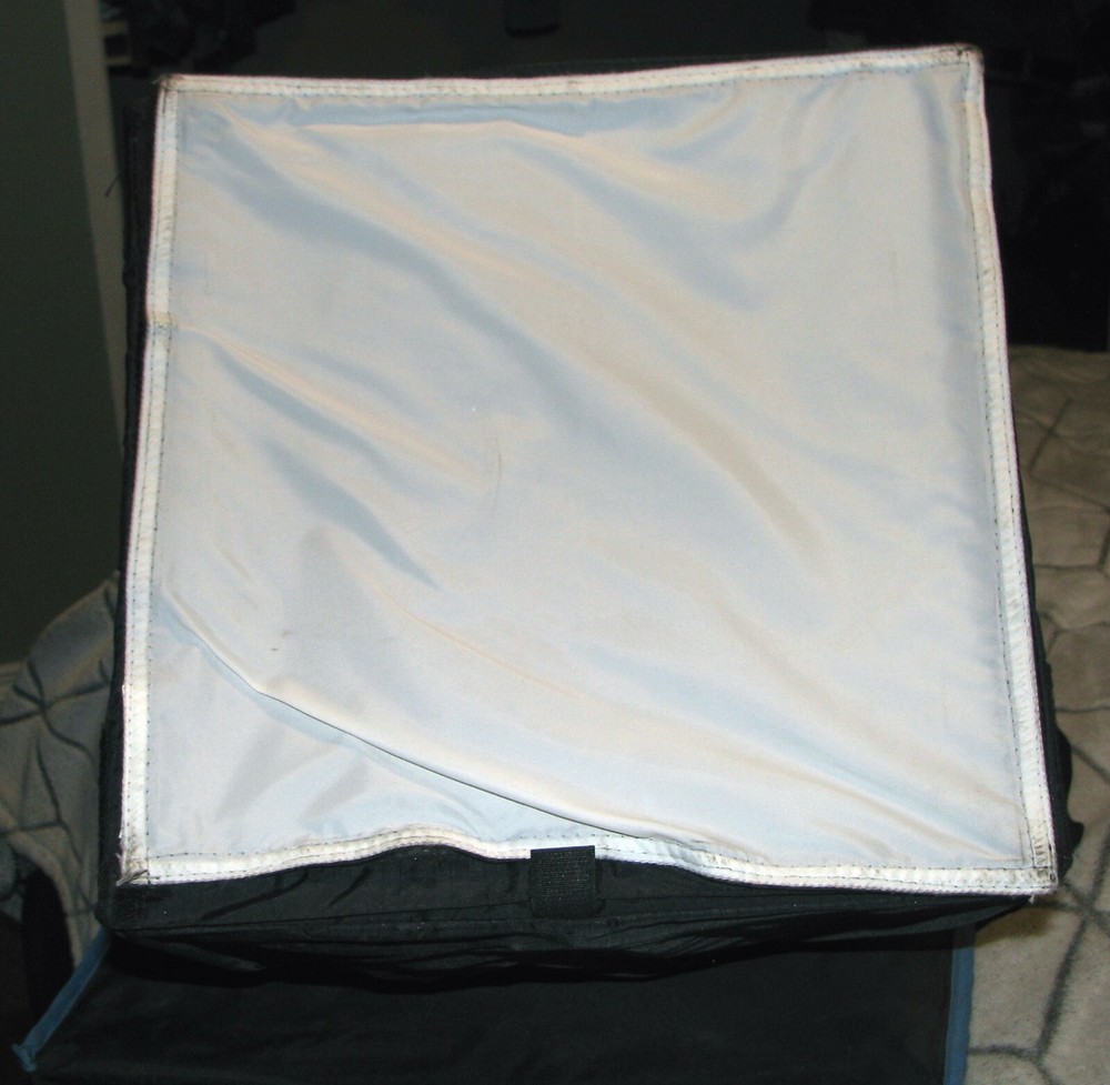 Westcott 12x12 Run & Gun Softbox w/Carrying Bag Light Diffusing 4.5" Opening