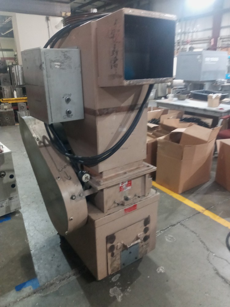Nelmor 2RG11 Grinder / Granulator Plastic Processing Used, Works but Need Pulley