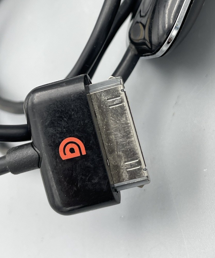 Griffin Technology iTrip FM Transmitter & Charger iPhone 4s/4/3GS iPod GA22042