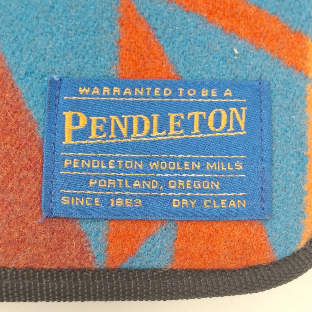 Pendleton Wool CD/DVD Storage Case Zip Southwest Aztec Print Holds 12 Discs