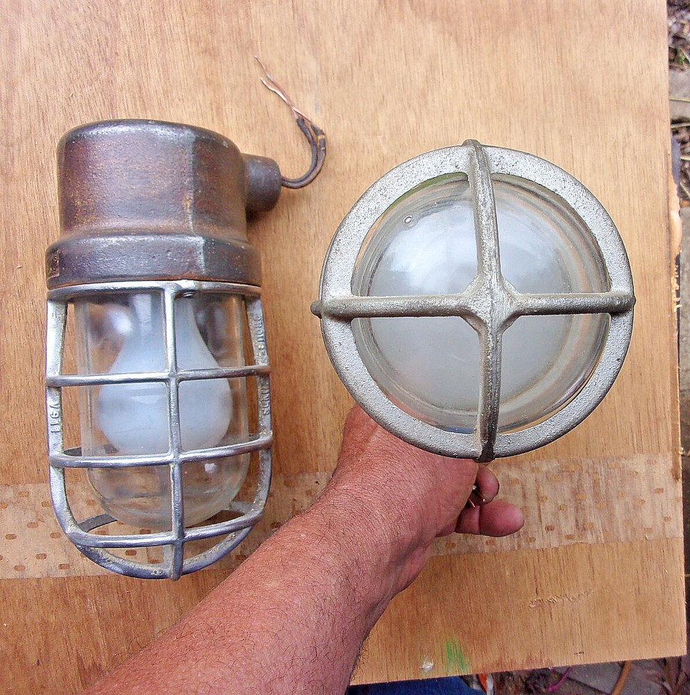 TWO Industrial Light Hazardous Explosion Proof . 1 GROUSE HINDS, 1 APPLETON