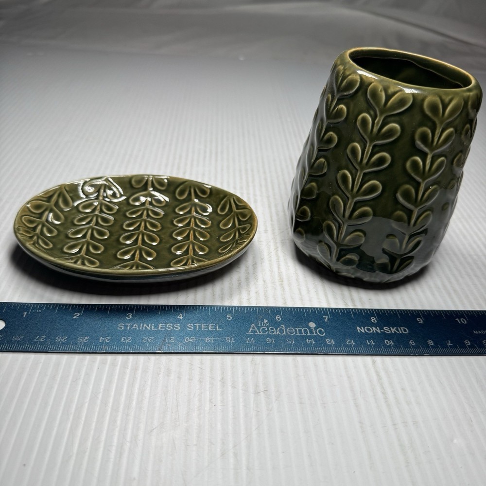 Ceramic Green Leaf Patten Saopdish & Tooth Pick Holder