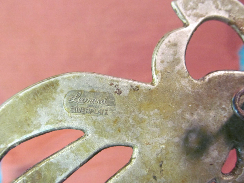 10 1/2" LEONARD SILVERPLATE STRAWBERRY TRIVET HOT PLATE